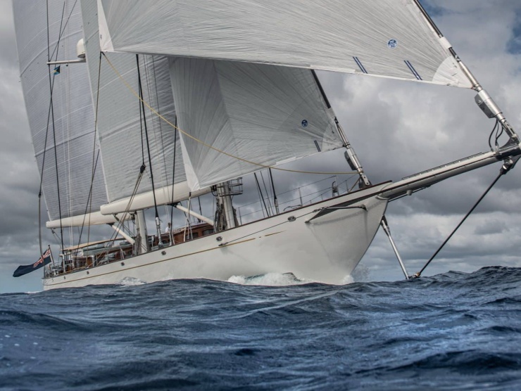 Athos after-Huisfit by Oliver Riley