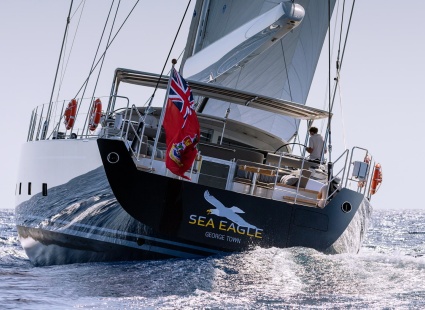 Image EASTERN HORIZONS